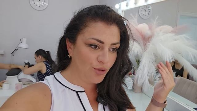 ПРИШЛА НА МАКИЯЖ, НАШ ОБЫЧНЫЙ ДЕНЬ ИЗ ЖИЗНИ НА ЮГЕ смотреть онлайн