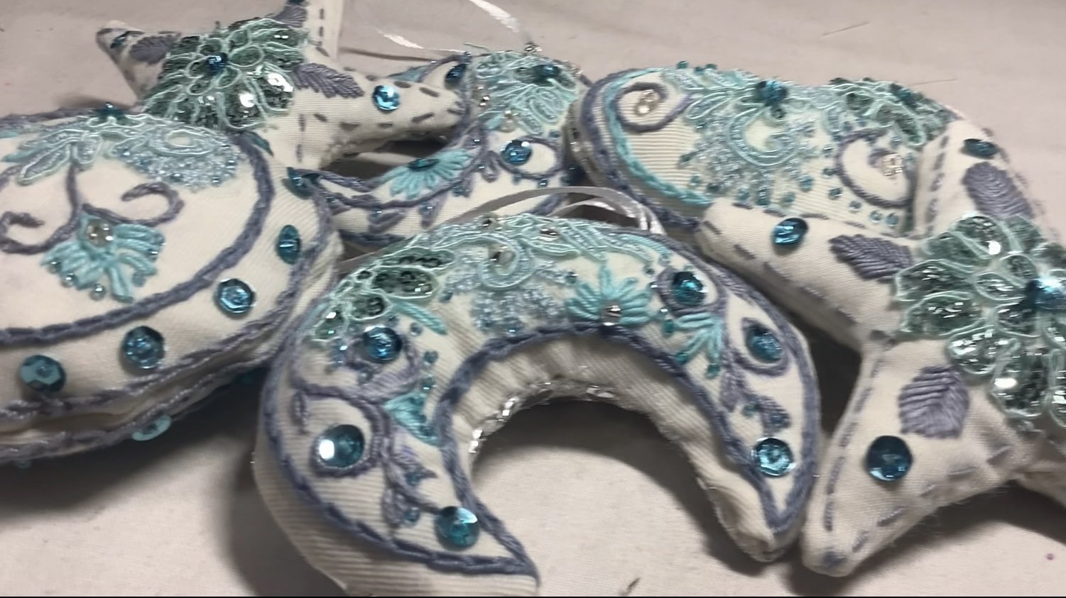 Никаких трюков! Красота из кусочков простой ткани! смотреть онлайн