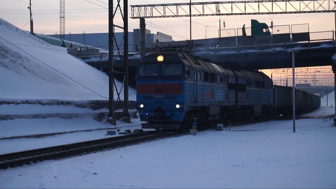 Тепловоз 2ТЭ116У-0025 смотреть онлайн