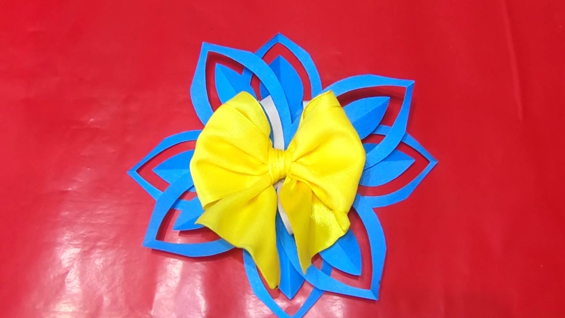 Как сделать 3D снежинку на ёлку: простые новогодние поделки своими руками смотреть онлайн