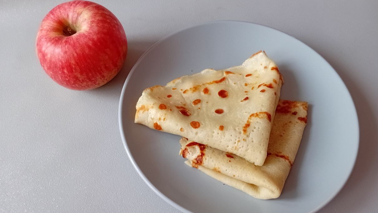 ОБАЛДЕННЫЕ БЛИНЫ С ЯБЛОЧНОЙ НАЧИНКОЙ ПАЛЬЧИКИ ОБЛИЖЕШЬ смотреть онлайн