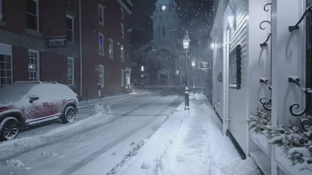 Прогулка по ночному снегу - 📍Портсмут, Нью-Гэмпшир (США) смотреть онлайн