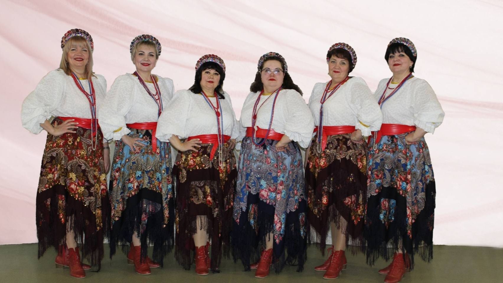 Народный вокальный ансамбль "Сударушка" "Ярмарка, встречай!"(муз. Виктора Заика, сл. Ирины Скибиной) смотреть онлайн