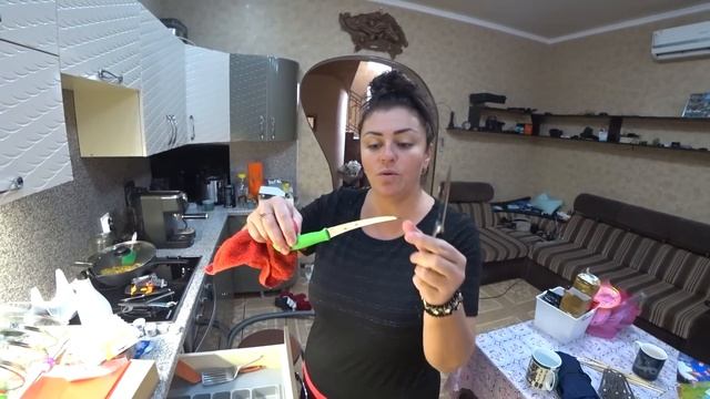 ЖИВЕМ В АНАПЕ. УБОРКА КУХНИ, ПОКАЖУ ВСЕ КАК ЕСТЬ. ПОЕХАЛИ ЗА МАТРАСОМ. смотреть онлайн