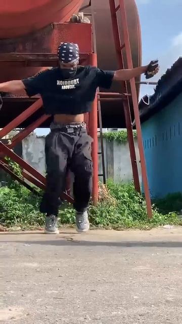 Как они так делают. Странные танцы смотреть онлайн