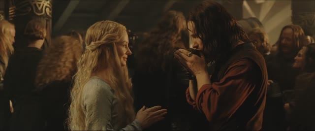 Праздник в Эдорасе. Король Теоден Арагорн Эовин Чаша для Арагорна смотреть онлайн