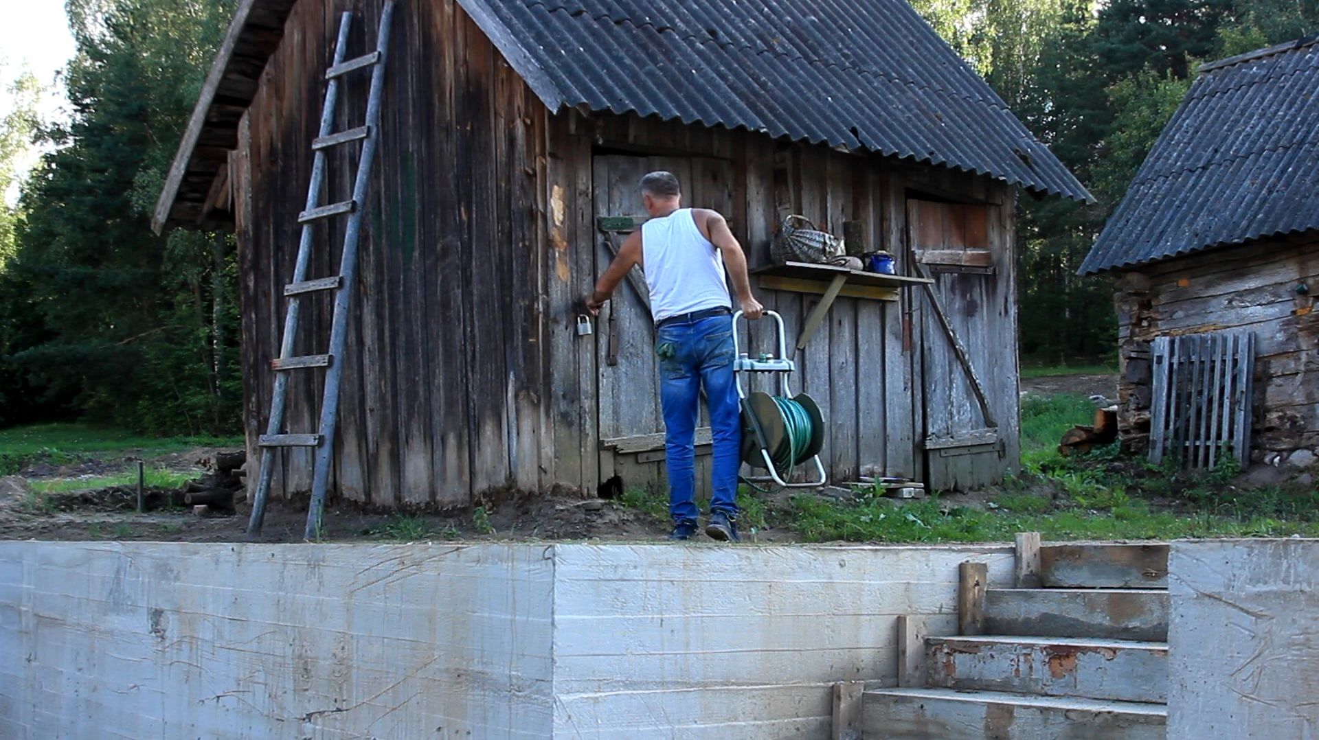 Ремонт старого дома. Последний рывок, стены дома готовы. Лесная хижина. смотреть онлайн