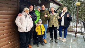 ОТДЫХАЕМ НА ОЗЕРЕ В ЛЕСУ В ЯНВАРЕ С ДРУЗЬЯМИ. РЫБАЧИМ, ГОТОВИМ, ПАРИМСЯ В БАНЕ