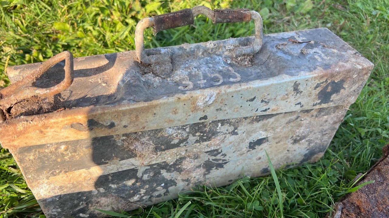 Ящик из траншеи, что внутри ? смотреть онлайн