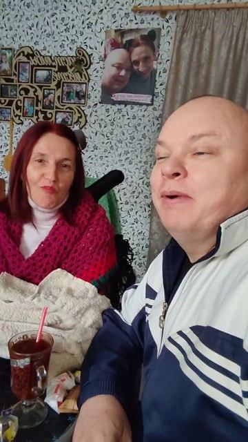 Как Катя ест конфеты, хотя ей тоже не желательно...😅 #какфеты #конфеткамоя #сластёна смотреть онлайн