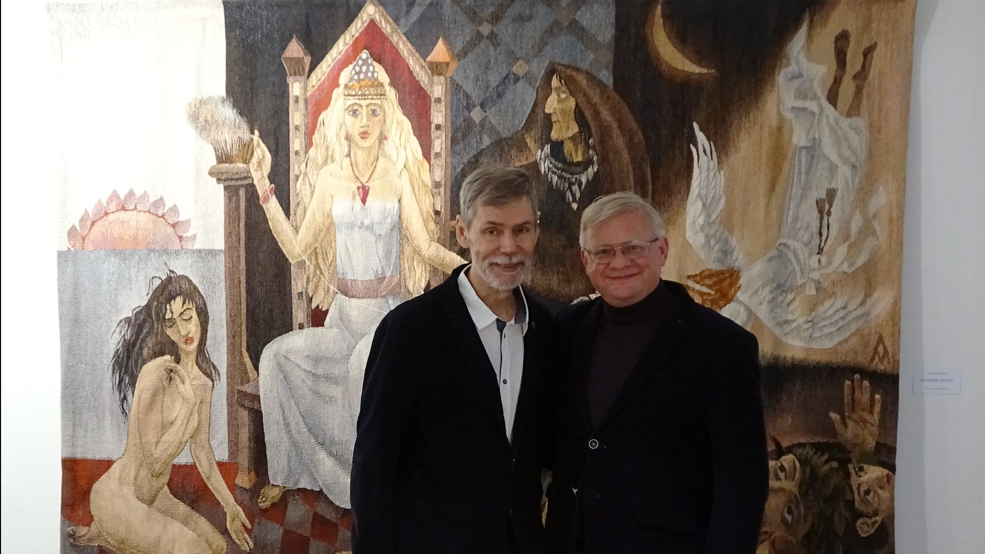 АНДРЕЙ МАДЕКИН и ИЛЬЯ ВОЛЬНОВ диалог у гобелена " АРИАДНА " смотреть онлайн