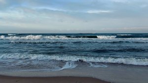 Доехали до Балтийского моря.На Балтике сегодня тепло,но ветрено. Прогулка удалась🌊🌤