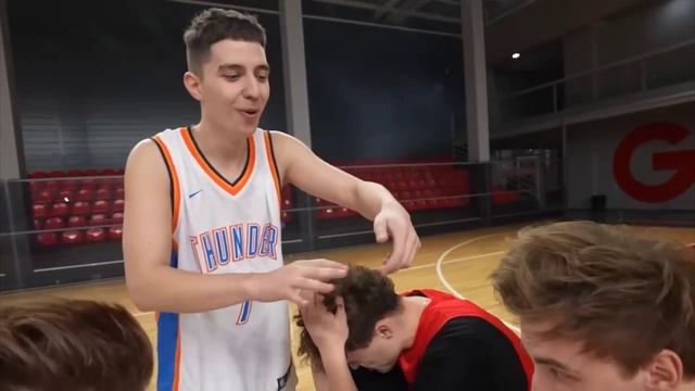 А4 играют в баскетбол смотреть онлайн