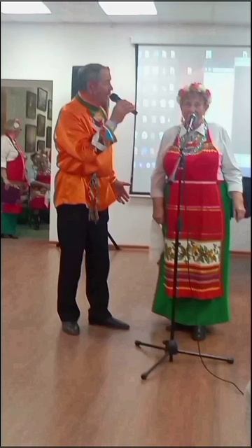 Песня: "Калина красная, калина горькая". (На завалинке) смотреть онлайн