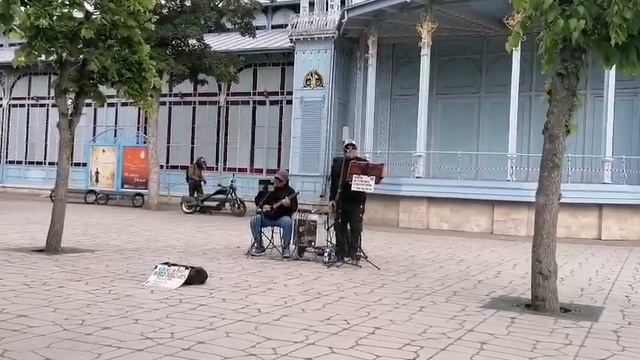 Сплин - Выхода нет (уличные музыканты) смотреть онлайн