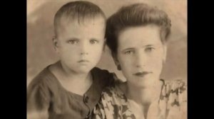 Редкие детские фото советских актеров со своими родителями. Часть 11