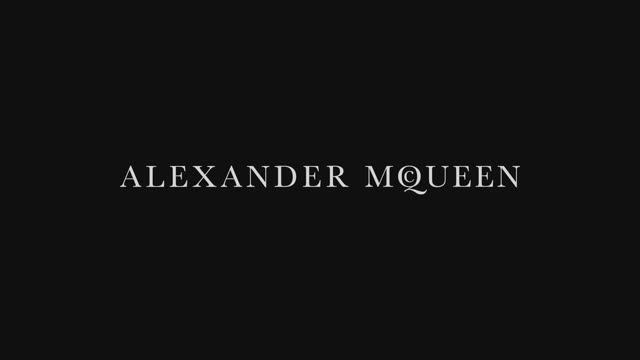 Показ мужской коллекции Alexander McQueen осень-зима 2015