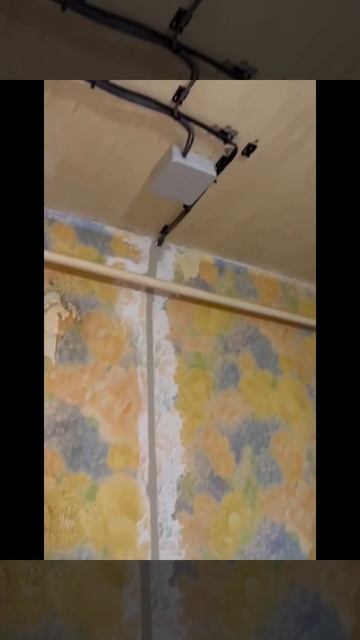 Сделали новую чистовую электропроводку во вторичке 34 кв/м, электропроводка открытая по потолку.
Фи смотреть онлайн