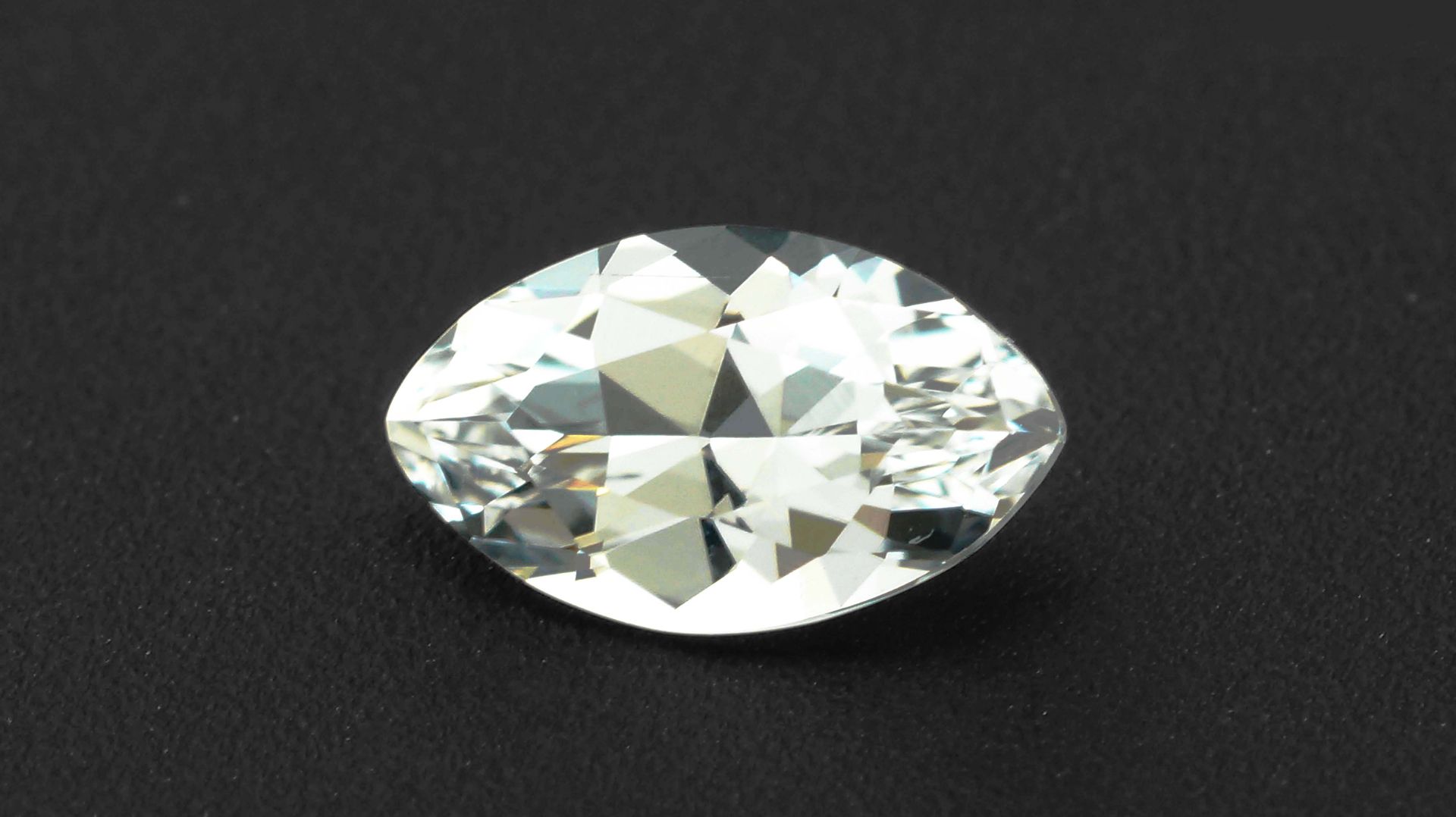 Данбурит 1.14 карат смотреть онлайн