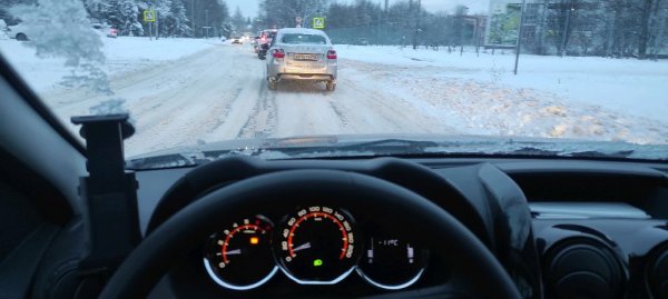 снегопад завалил город