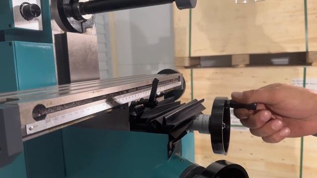 Универсальный фрезерный станок Aura Tools FM-30U смотреть онлайн