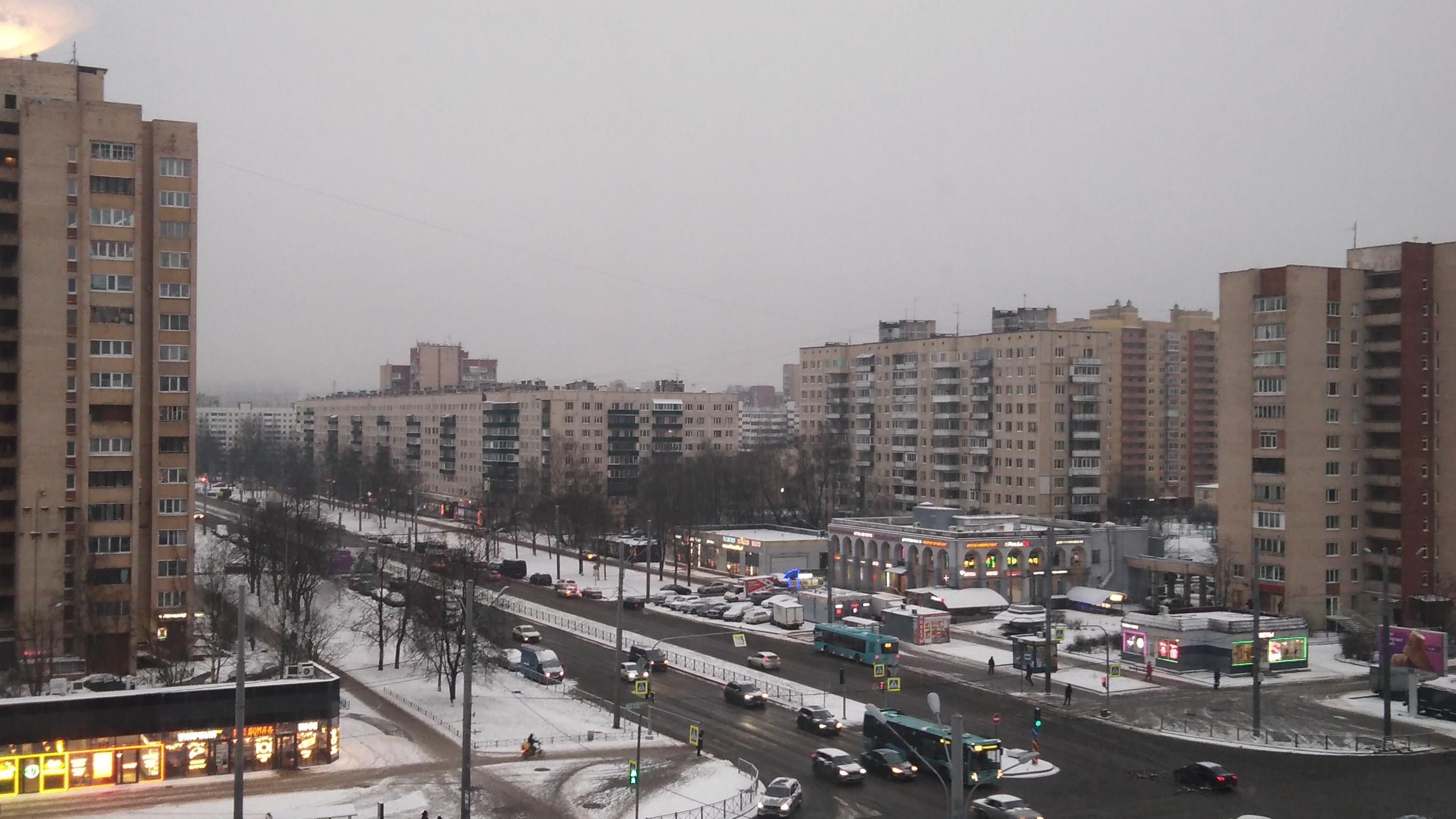 В Санкт-Петербурге снова снег смотреть онлайн