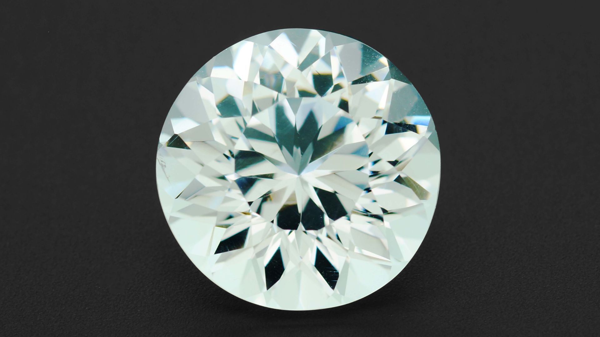 Данбурит 31.80 карат смотреть онлайн