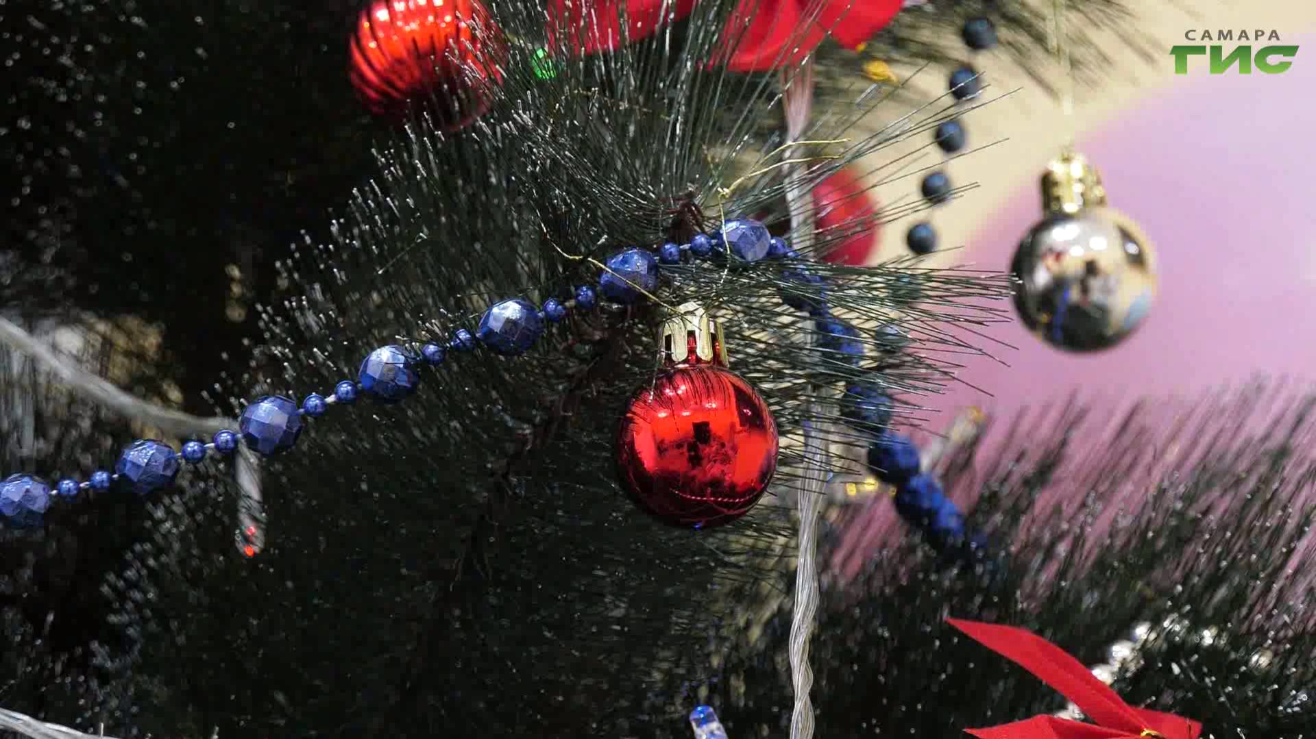 "В ожидании Нового года" / "Право на маму" от 15.12.2025