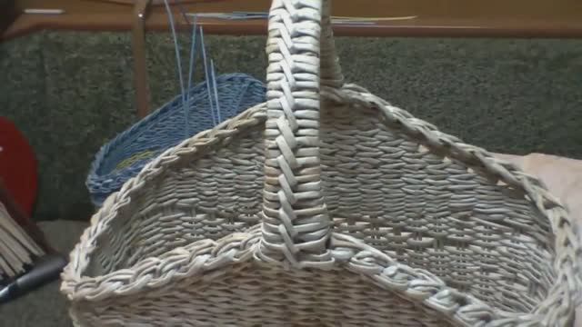 Ручки с вышитым орнаментом из газетных трубочек с Еленой Тищенко. №9 смотреть онлайн