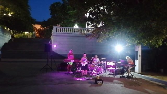 Smoke On the Water - Deep Purple. Уличные музыканты смотреть онлайн