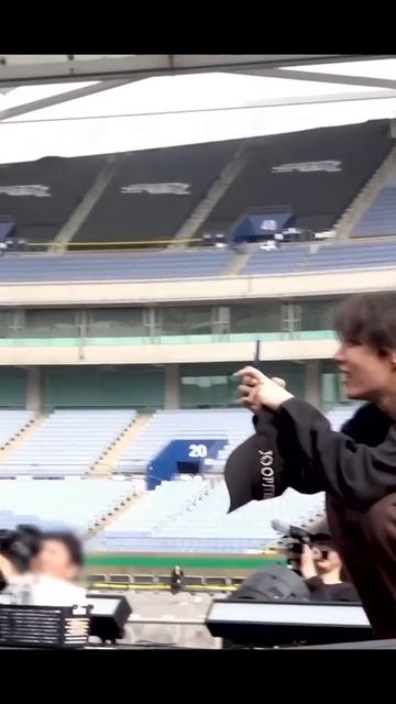 КОГДА ЖЕ МЫ ИХ УВИДИМ НА СЦЕНЕ ВСЕХ В МЕСТЕ... смотреть онлайн