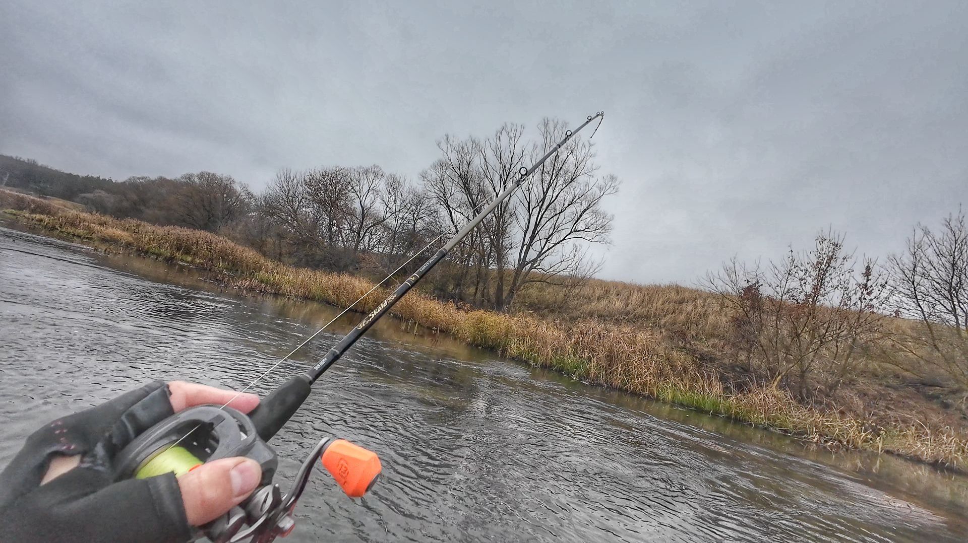 ЩУКА ОСЕНЬЮ НА СПИННИНГ. МНОГО поклевок ЩУКИ на воблер. Рыбалка на спиннинг. смотреть онлайн