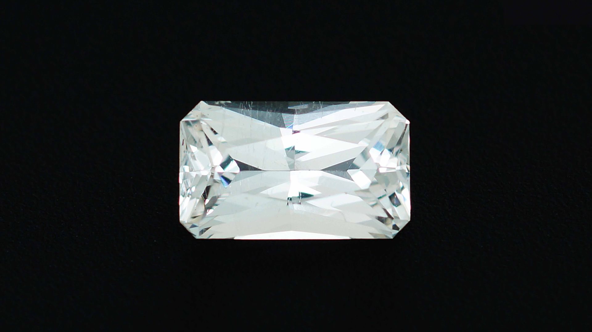 Данбурит 1.30 карат смотреть онлайн