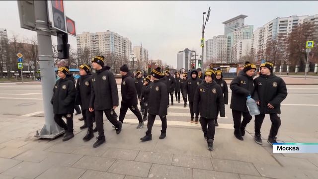 Алтайские хоккеисты с очередной победой вернулись домой из Москвы смотреть онлайн