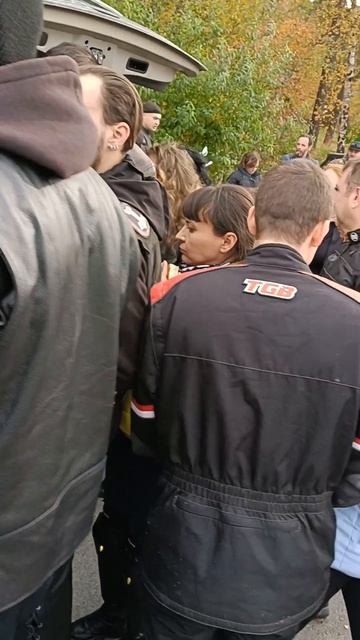 Обжор на закрытии мотосезона 2024 Заречный Байкеры налетели на тачку с пирогами. смотреть онлайн