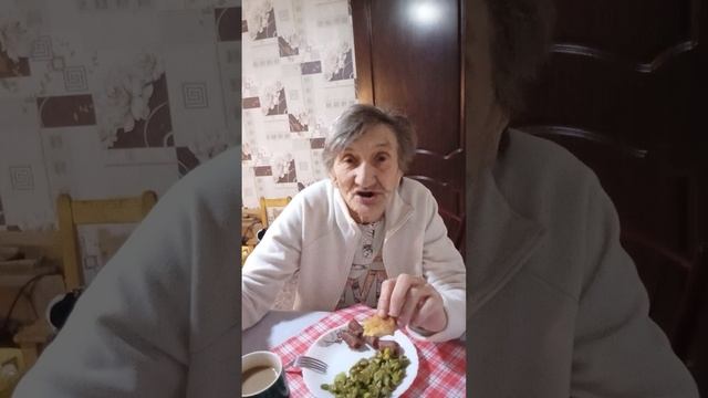 к обеду фасоль зеленая,доморощенные сосиски смотреть онлайн
