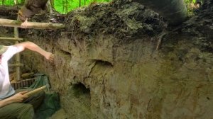 Building a Secret  Dugout Between Two Oak Trees. Bushcraft, Survival Shelter