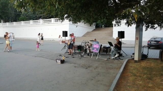 Europe - The Final Countdown (уличные музыканты) смотреть онлайн