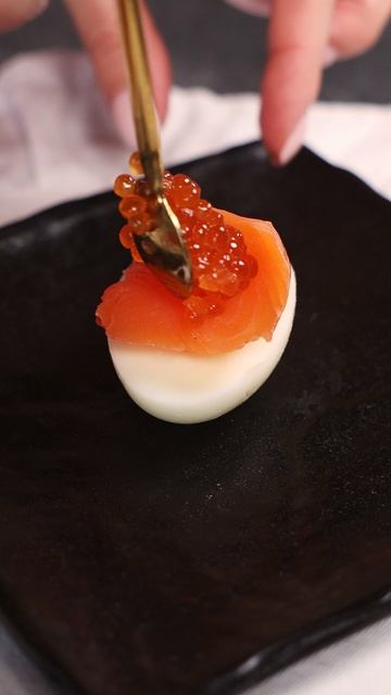 Как подать красную икру? смотреть онлайн