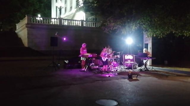 УЛИЧНЫЕ МУЗЫКАНТЫ. Живой звук. смотреть онлайн