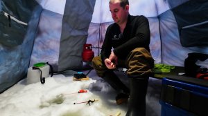 Ловим больших РЫБ! Рыбалка на корюшку. Жарим рыбу на ужин.