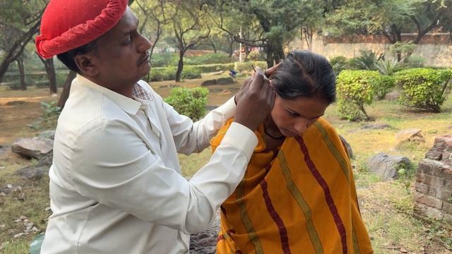 Чистка ушей на индийской улице! . Лучший мастер по чистке ушей в уличной парикмахерской . смотреть онлайн