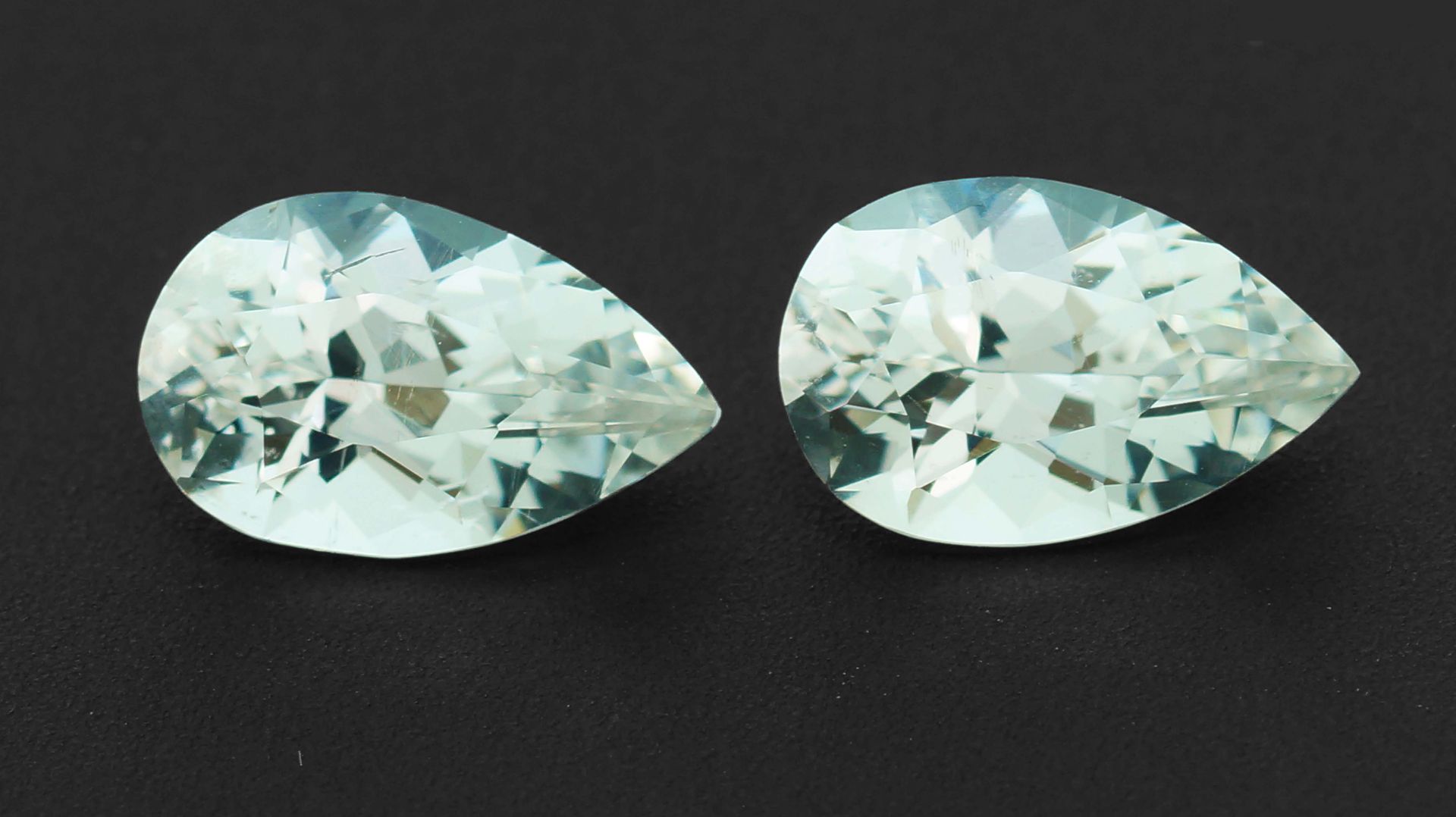 Парный Данбурит 5.31 карат смотреть онлайн