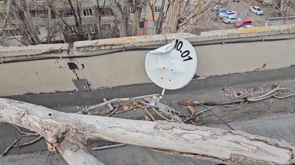 Как шторм ломает тарелки Триколор смотреть онлайн