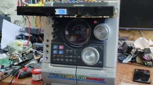 Музыкальный центр Samsung MAX-KJ750 не читает диски