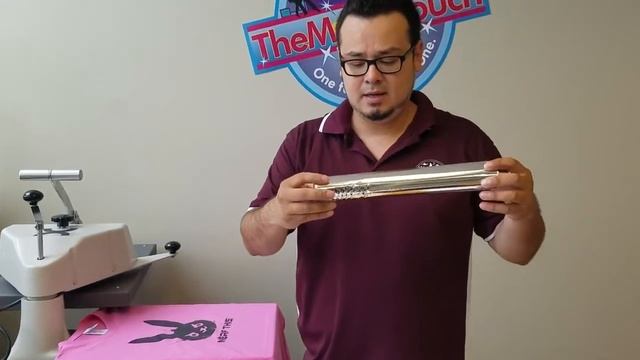 Использование бумаги T.One для фольгирования футболки