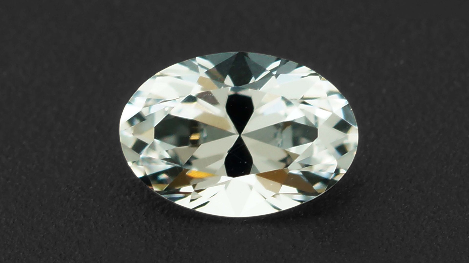 Данбурит 0.58 карат смотреть онлайн