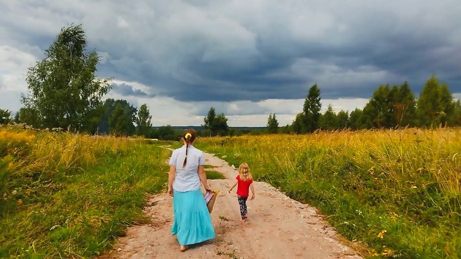 🌧ДОЖДИ НЕ ПРЕКРАЩАЮТСЯ | Летние будни на даче | (3 серия) || Ежевичный сад 2.0