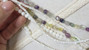 САЖЕНИЕ ПО БЕЛИ. РУССКИЕ ТРАДИЦИОННЫЕ УКРАШЕНИЯ. ГОТОВЫЙ ПРОРЕЗНОЙ ВЕНЕЦ, ОЖЕРЕЛЬЕ, СЕРЬГИ.