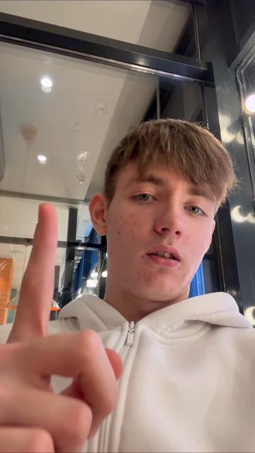 Один чел рассказал мне историю #рекомендации #популярное #счастье #свойтрек #своямузыка #кафе смотреть онлайн